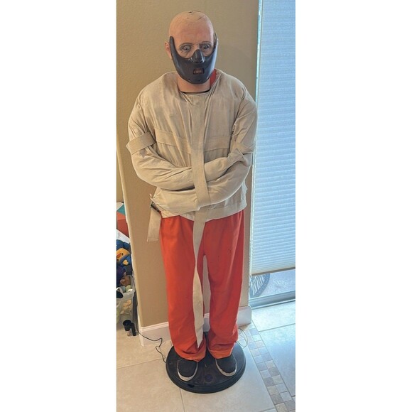 Dr. Hannibal Lecter Life Size Animatronic - Silence Lambs - Gemmy Industries - - Picture 3 of 6